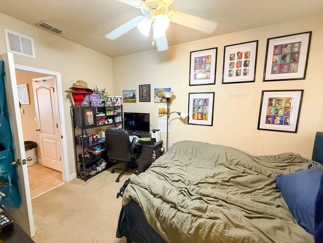 Building Photo - Chase Hollow #41