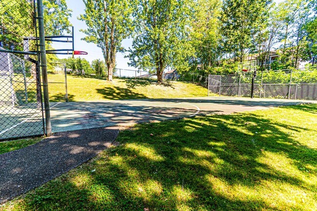 Building Photo - GET TWO MONTHS FREE RENT!!! CALL FOR DETAI...