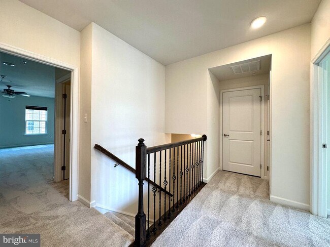 Building Photo - 13727 Endeavour Dr
