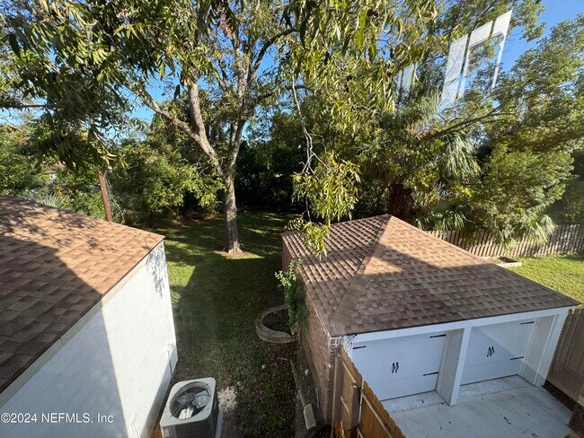 Building Photo - 2645 Dellwood Ave