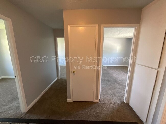 Building Photo - 292 Grecia Ct