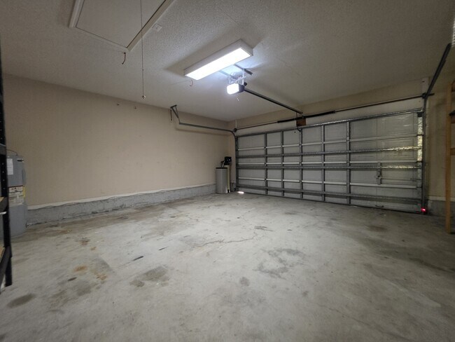 Building Photo - 1682 Village Pkwy