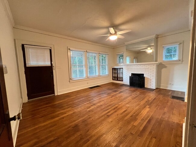 Building Photo - 2 Bed | 2 Bath Single Family Home