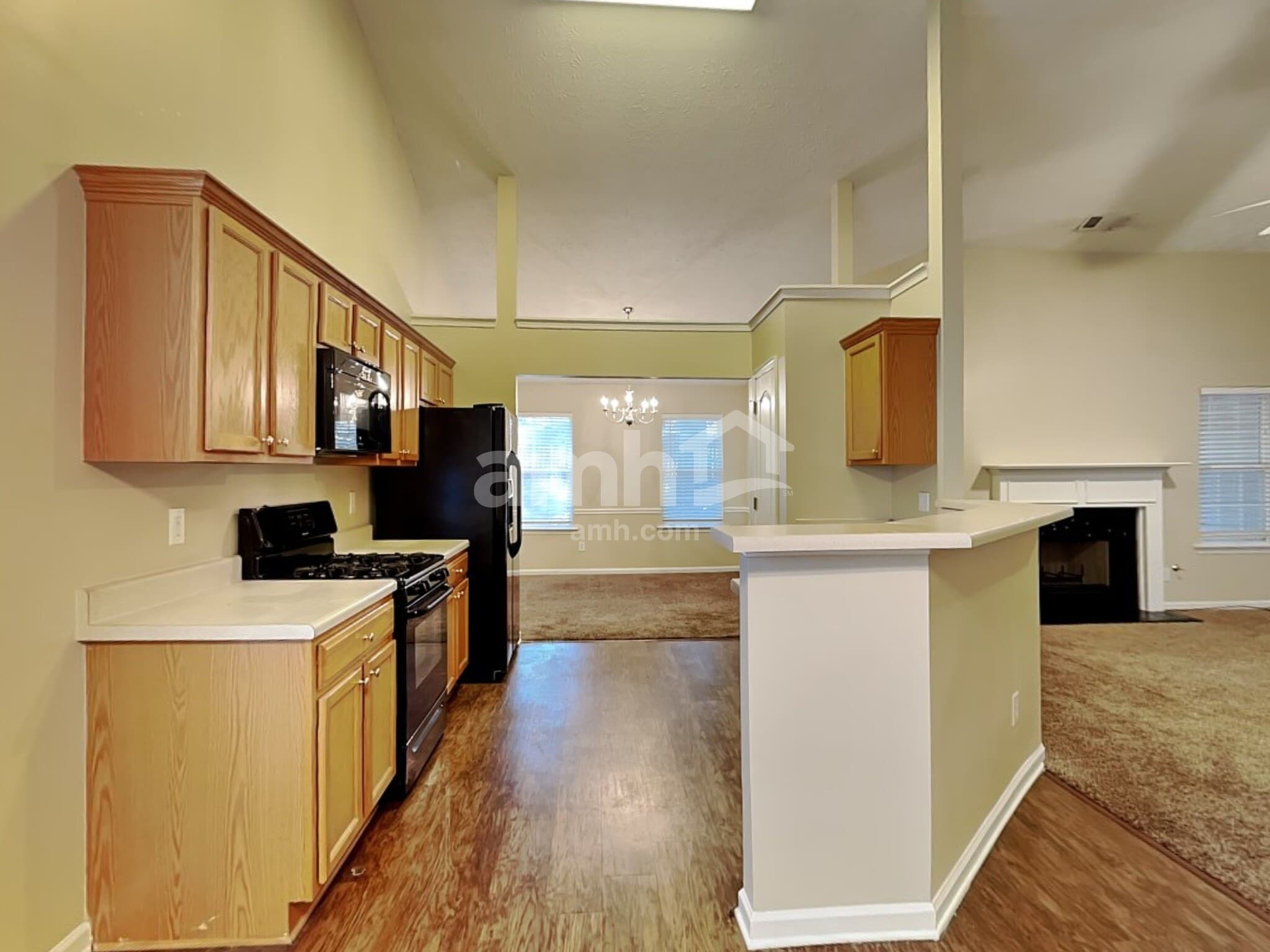 Building Photo - 5455 Yellow Pine Dr