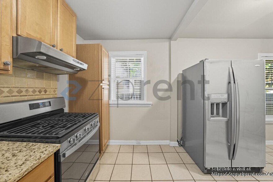 Building Photo - 888 Edgewood Ave NE
