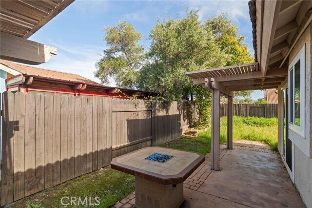 Building Photo - 39472 Long Ridge Dr