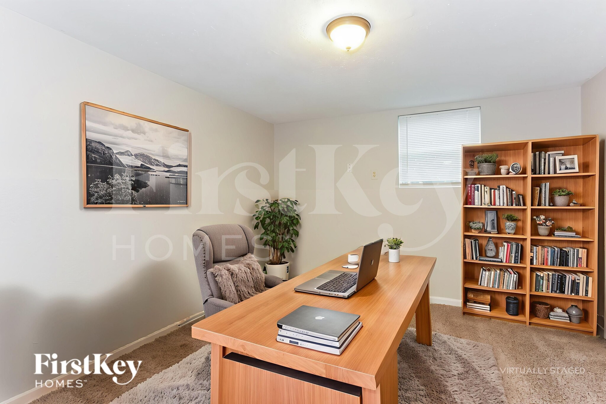 Building Photo - 917 Montclair Dr