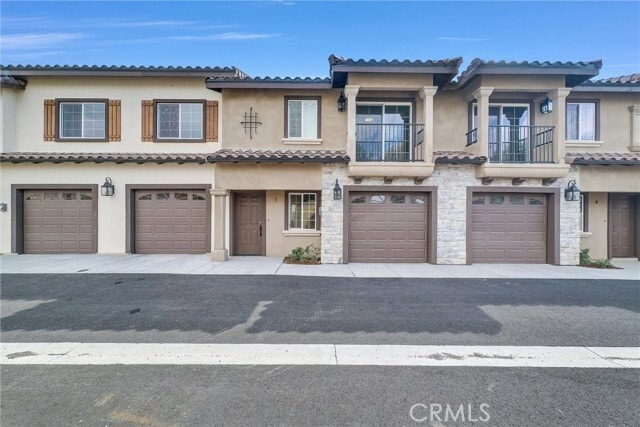 Building Photo - 16385 Valencia Ave