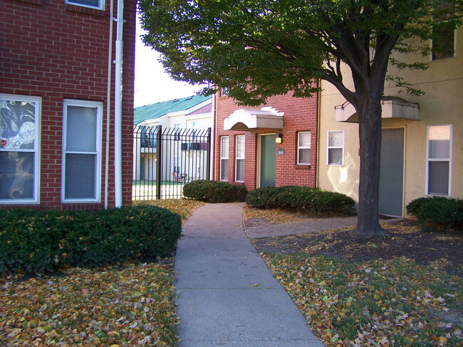 Primary Photo - Murphy Blair Gardens Apartments