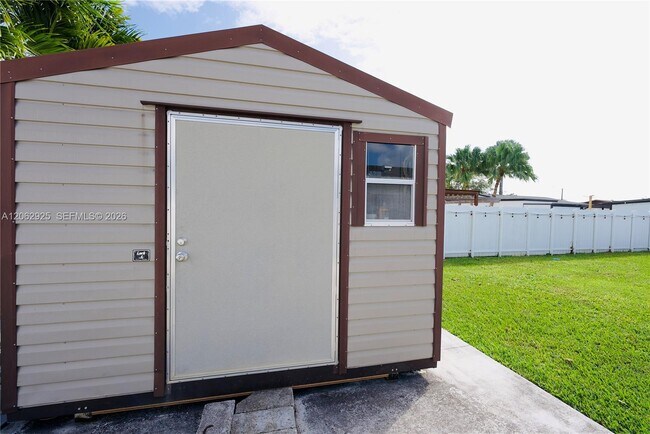 Building Photo - 14515 SW 105th Ct