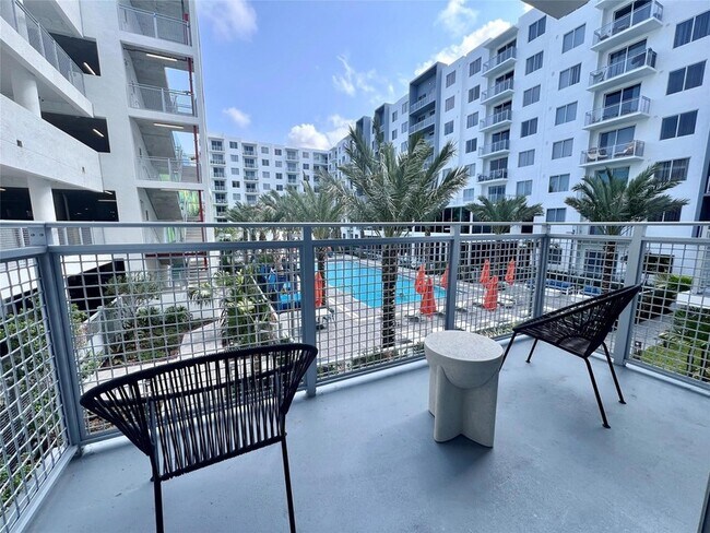 Building Photo - 120 N Compass Way