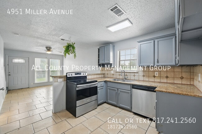 Building Photo - 4951 Miller Ave