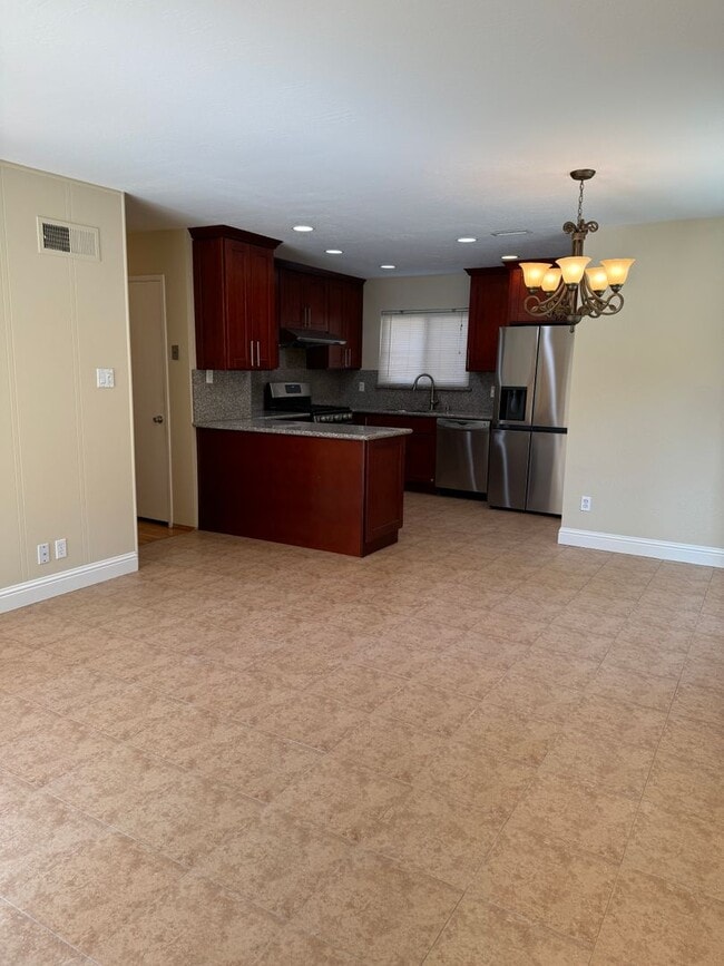 Building Photo - 430 Blue Ridge Dr