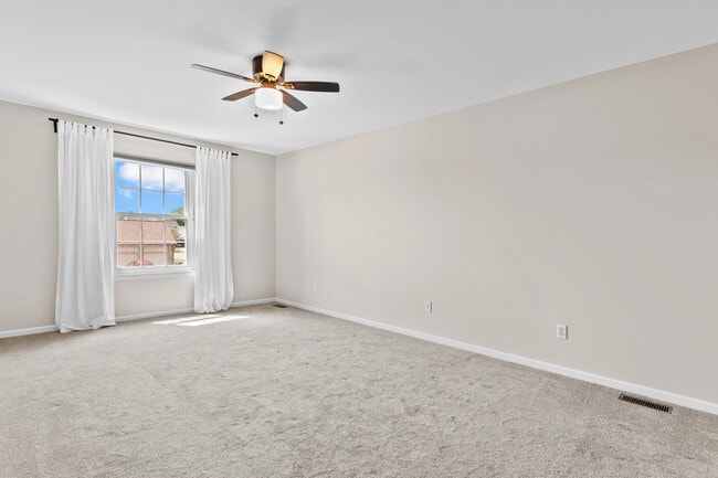 Building Photo - 4051 Sarah Ann Dr