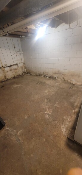 Building Photo - 53 Race St