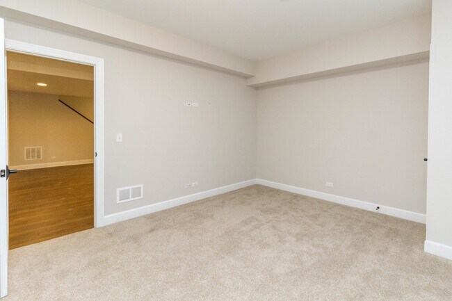 Building Photo - 10723 Clock Tower Dr