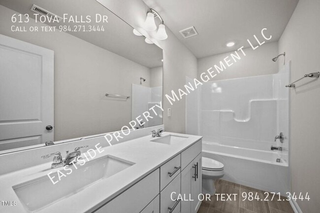 Building Photo - 613 Tova Fls Dr