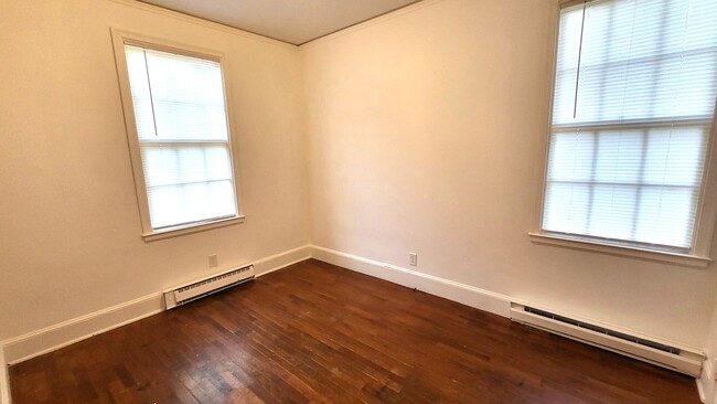 Building Photo - Two Bedroom Apt For Rent in Sumter SC.  Fr...