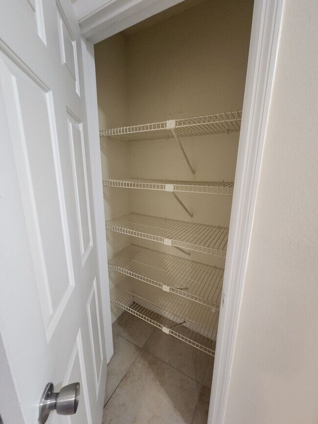 Building Photo - COOMING SOON : 2 Bedroom 2 Bath Condo