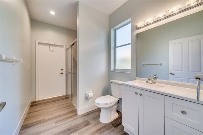 Building Photo - 558 Stonemont Dr