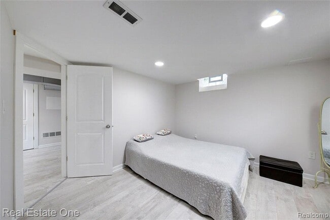 Building Photo - 8126 Dale St