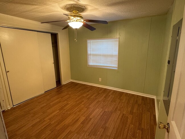 Building Photo - 7495 Flint Hill Rd