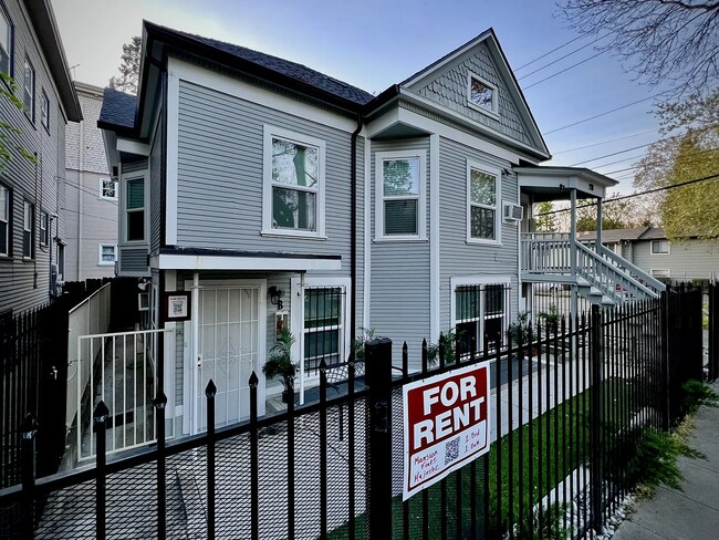 Primary Photo - 716 14th St