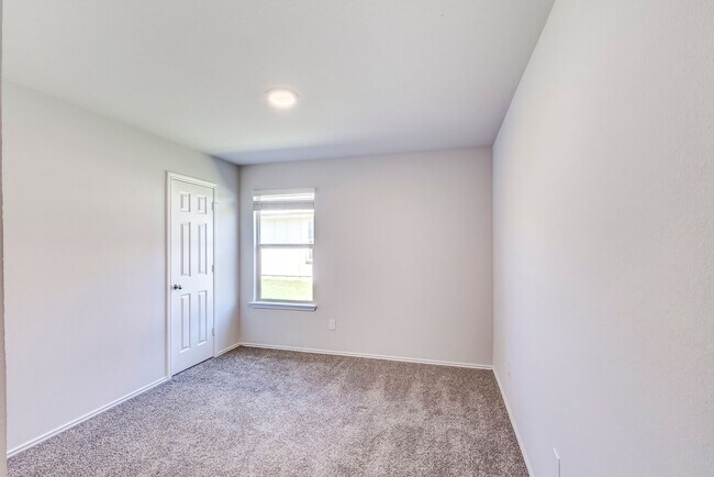 Building Photo - 9705 Kensley Rose Dr