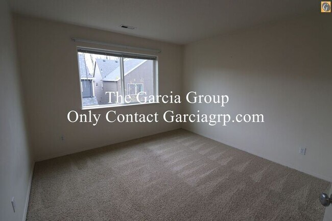 Building Photo - 6034 Northeast Birch Street