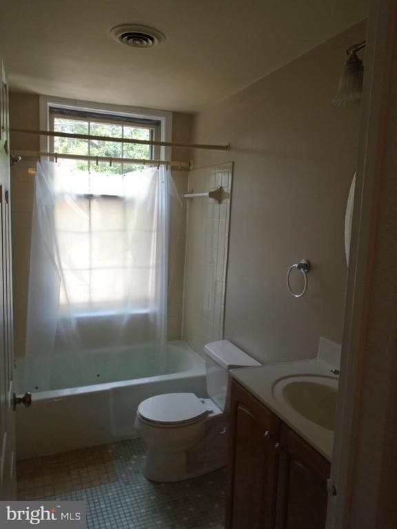 Building Photo - 112 Commerce St