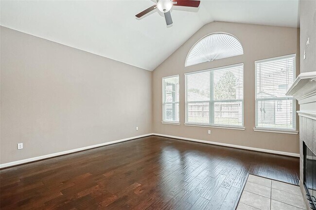 Building Photo - 2218 Falcon Knoll Ln