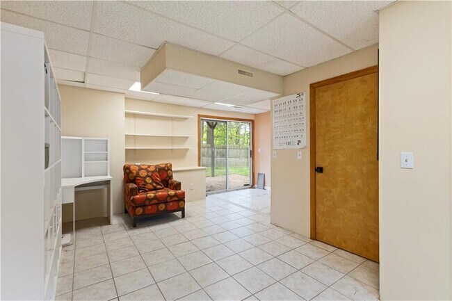 Building Photo - 32 Lawnacre Dr