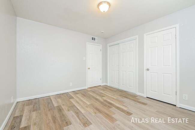 Building Photo - 3 Bedroom, 1 Bath in the Villa Park Neighb...