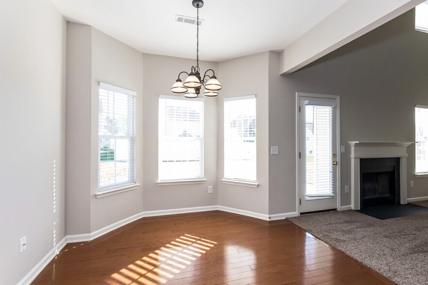 Building Photo - 8732 Hazelcroft Ln