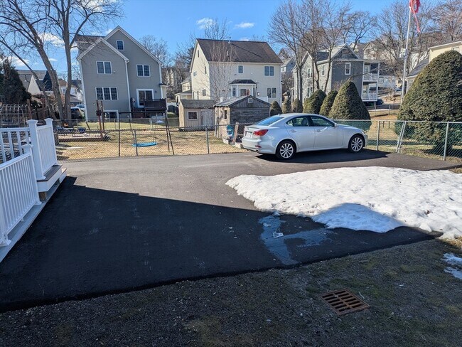 Building Photo - 27 Orange St