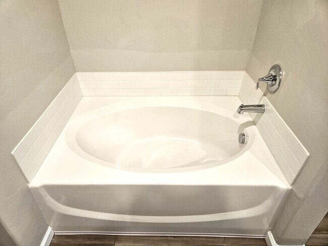 Building Photo - 1616 Amaranth Ln