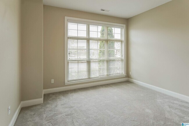 Building Photo - 1029 Edgewater Ln