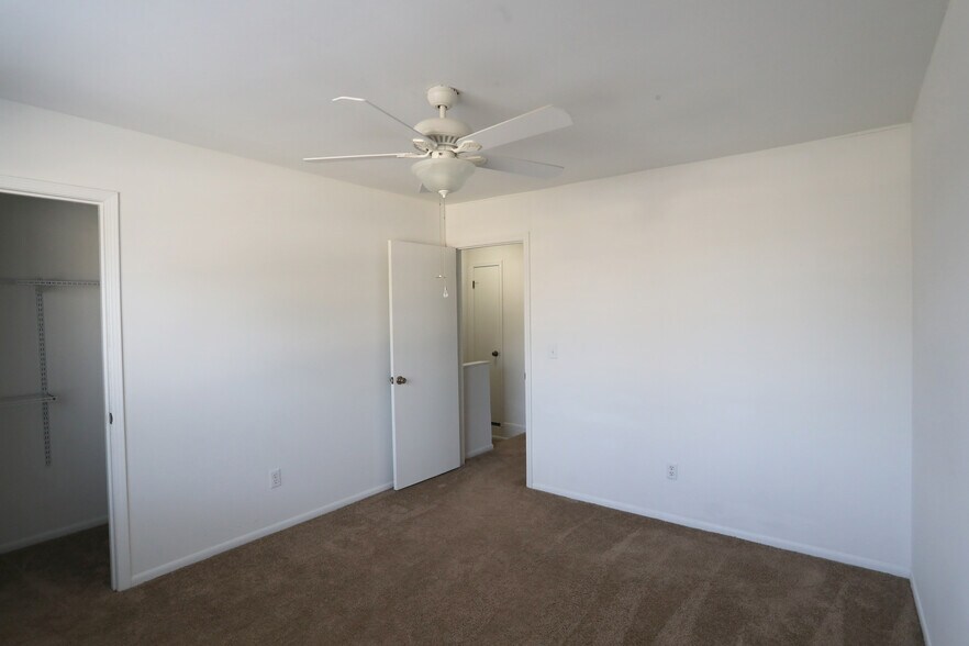Building Photo - 519 Parkdale Dr