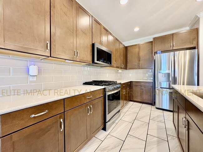 Building Photo - 9731 E Lynx Lk Trl