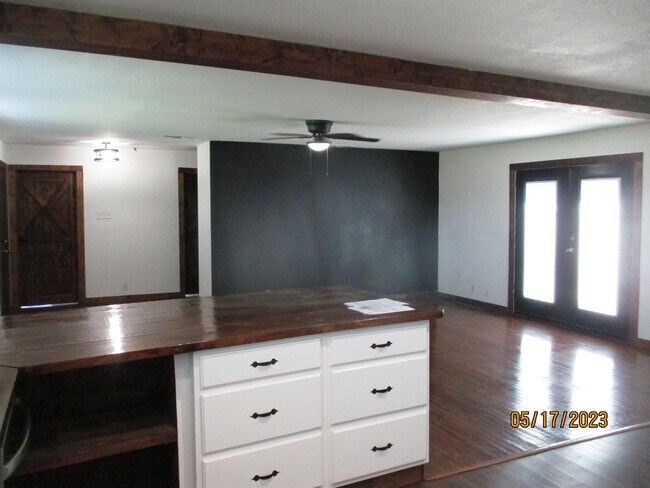 Building Photo - 1508 County Rd 697
