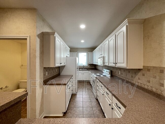 Building Photo - 320 Old Hickory Blvd