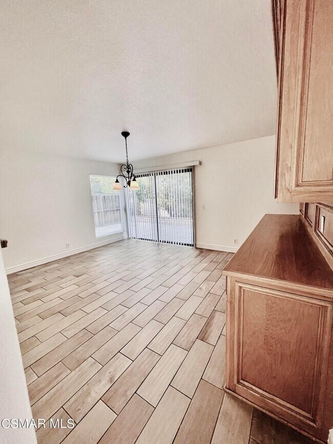 Building Photo - 937 Shadow Lake Dr
