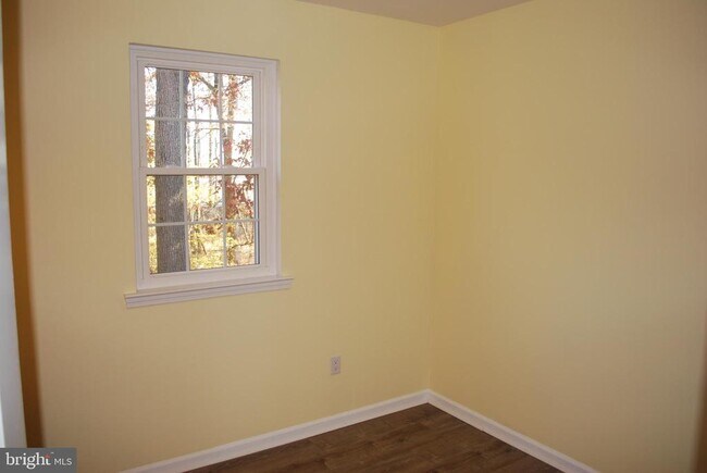 Building Photo - 290 Lawndale Ave