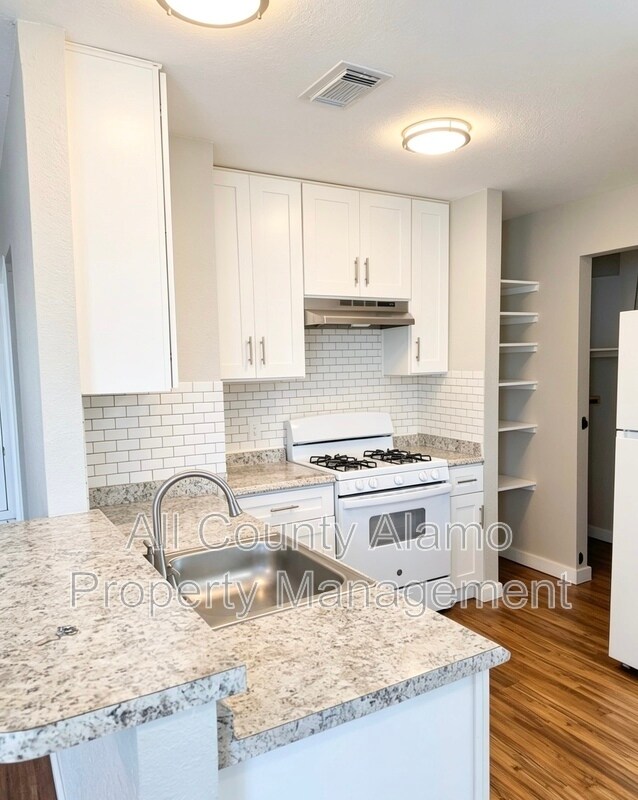 Building Photo - 429 Zachry Dr