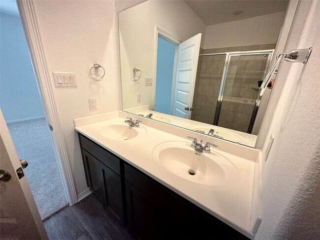 Building Photo - 16662 Moss Ln