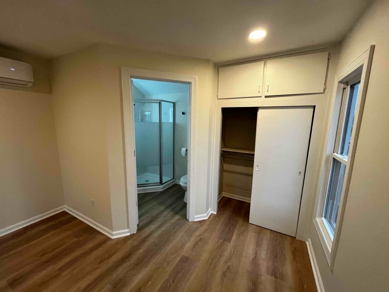 Building Photo - 529 E Grand River Ave