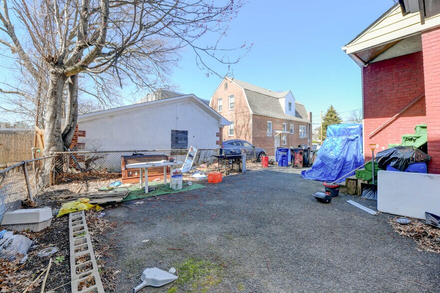 Building Photo - 245 Orange Ave