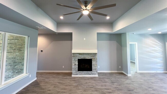 Building Photo - 17611 Natalie Ct