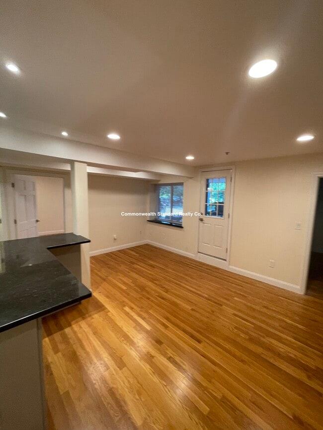 Building Photo - 1801 Beacon St