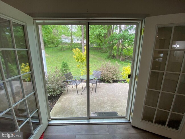 Building Photo - 35 Benburb Rd